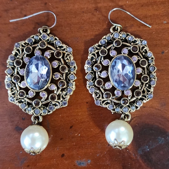 Elegant Costume Gold, Purple And Pearl Earrings - Picture 3 of 4